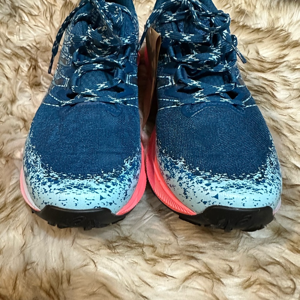 Asics brand new Fuji lite sneakers